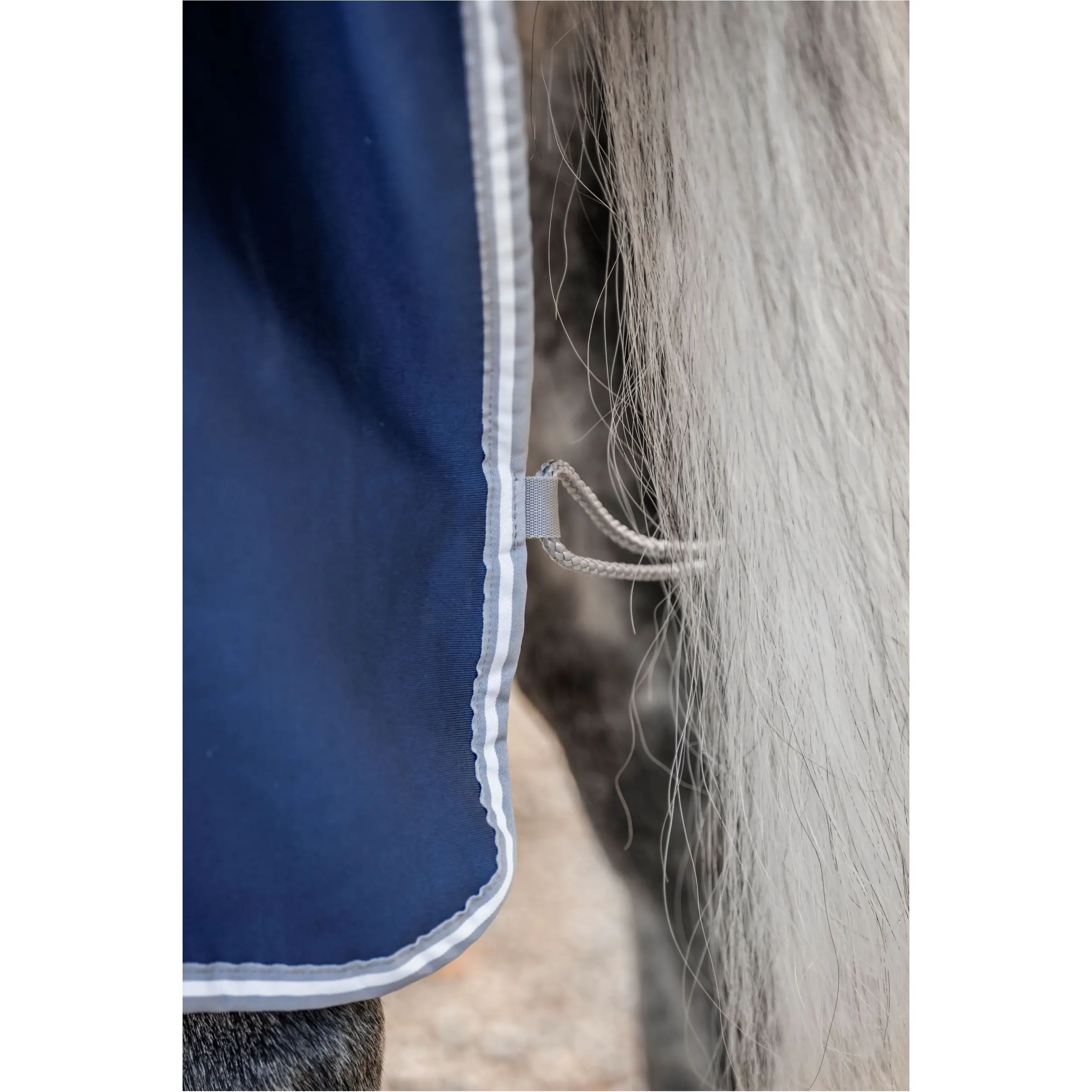 Abschwitzdecke mit festem Halsteil AMIGO Jersey Integrated Cooler navy/titanium grey/silver