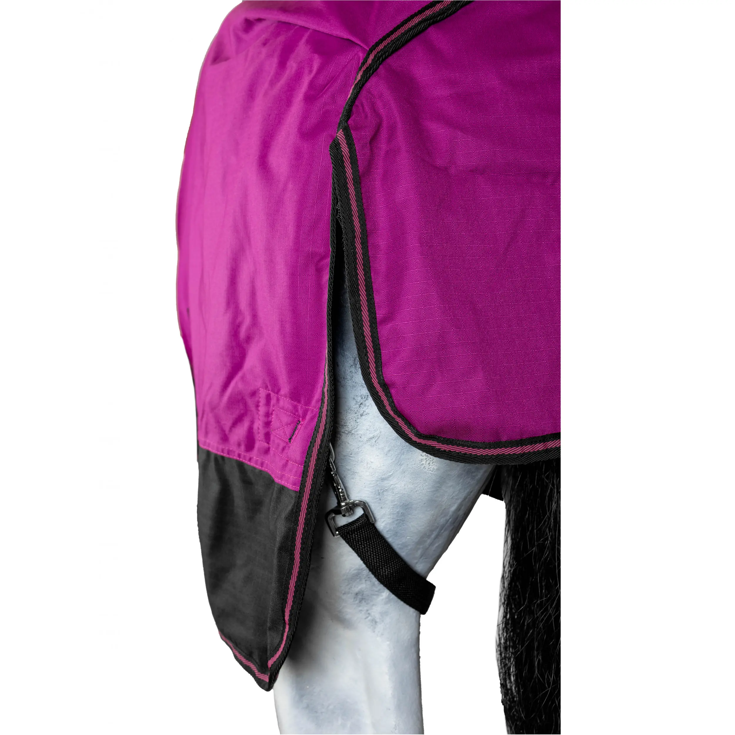 Winterdecke Full Neck 300g Füllung 600D BASICLINE beere/schwarz