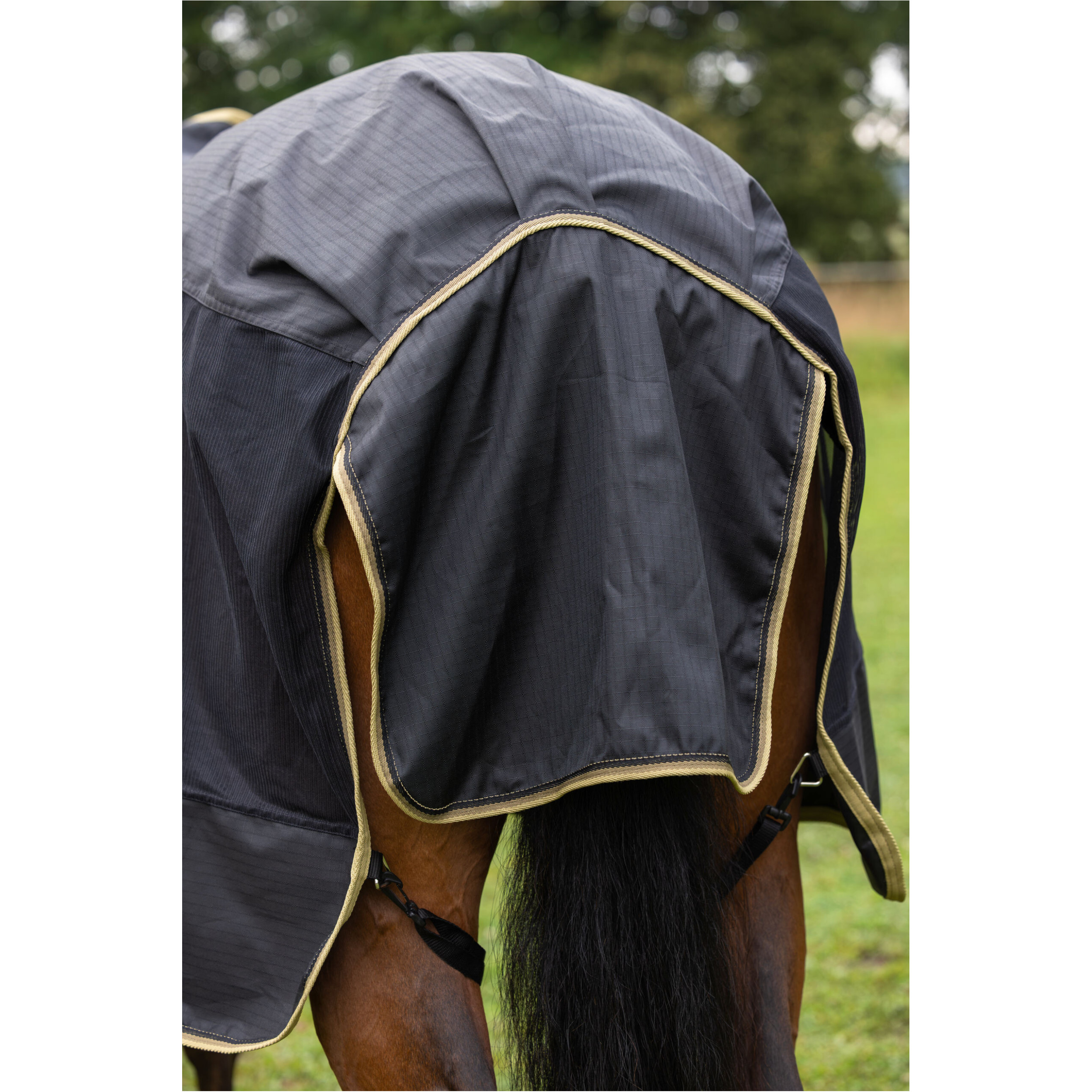 Regendecke Halsteil (abnehmbar) F/S 2026 black Regendecke Halsteil (abnehmbar) F/S 2026 black