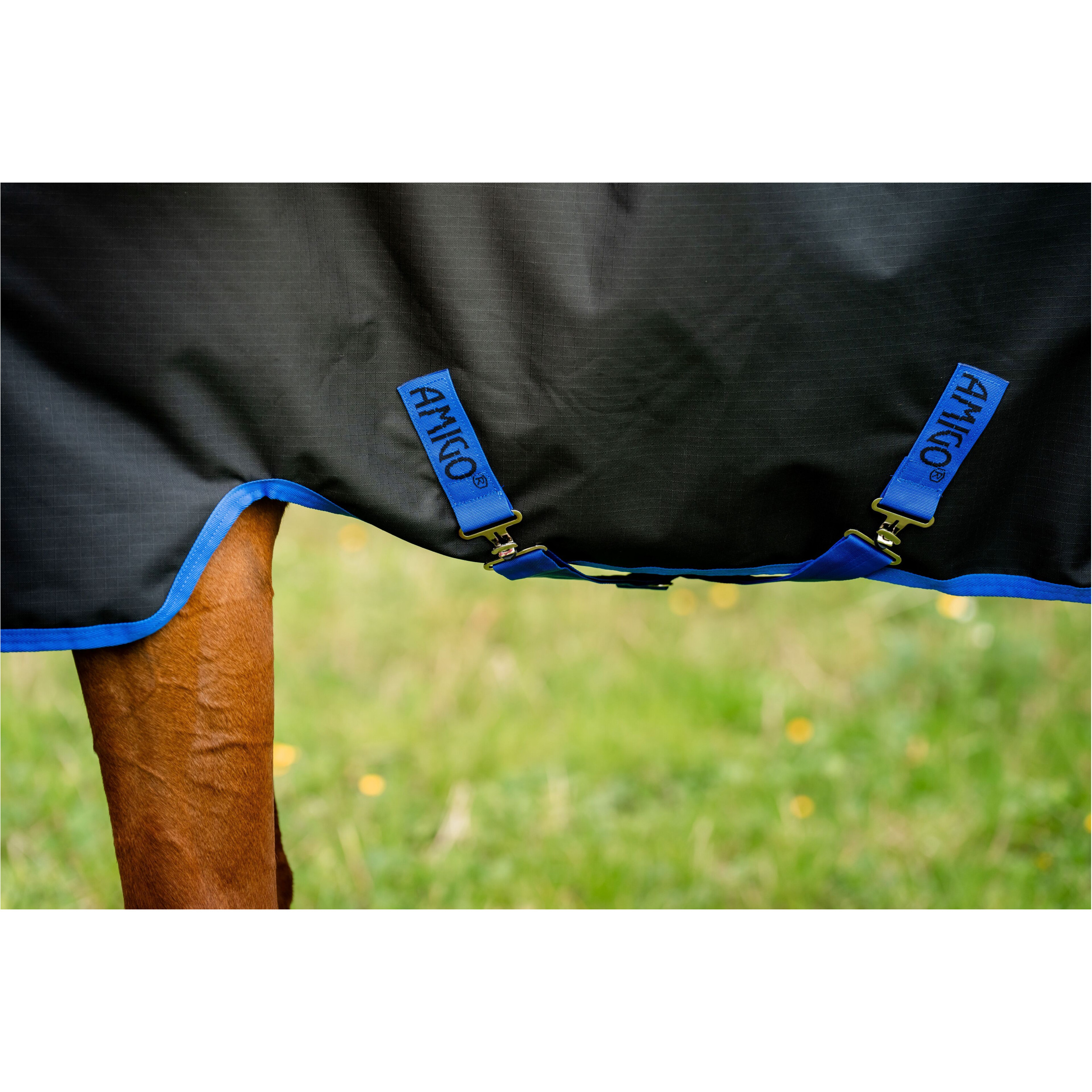 Outdoordecke Halsteil (abnehmbar) 100g Füllung 900D AMIGO Ripstop Plus Turnout black/classic blue Outdoordecke Halsteil (abnehmbar) 100g Füllung 900D AMIGO Ripstop Plus Turnout black/classic blue