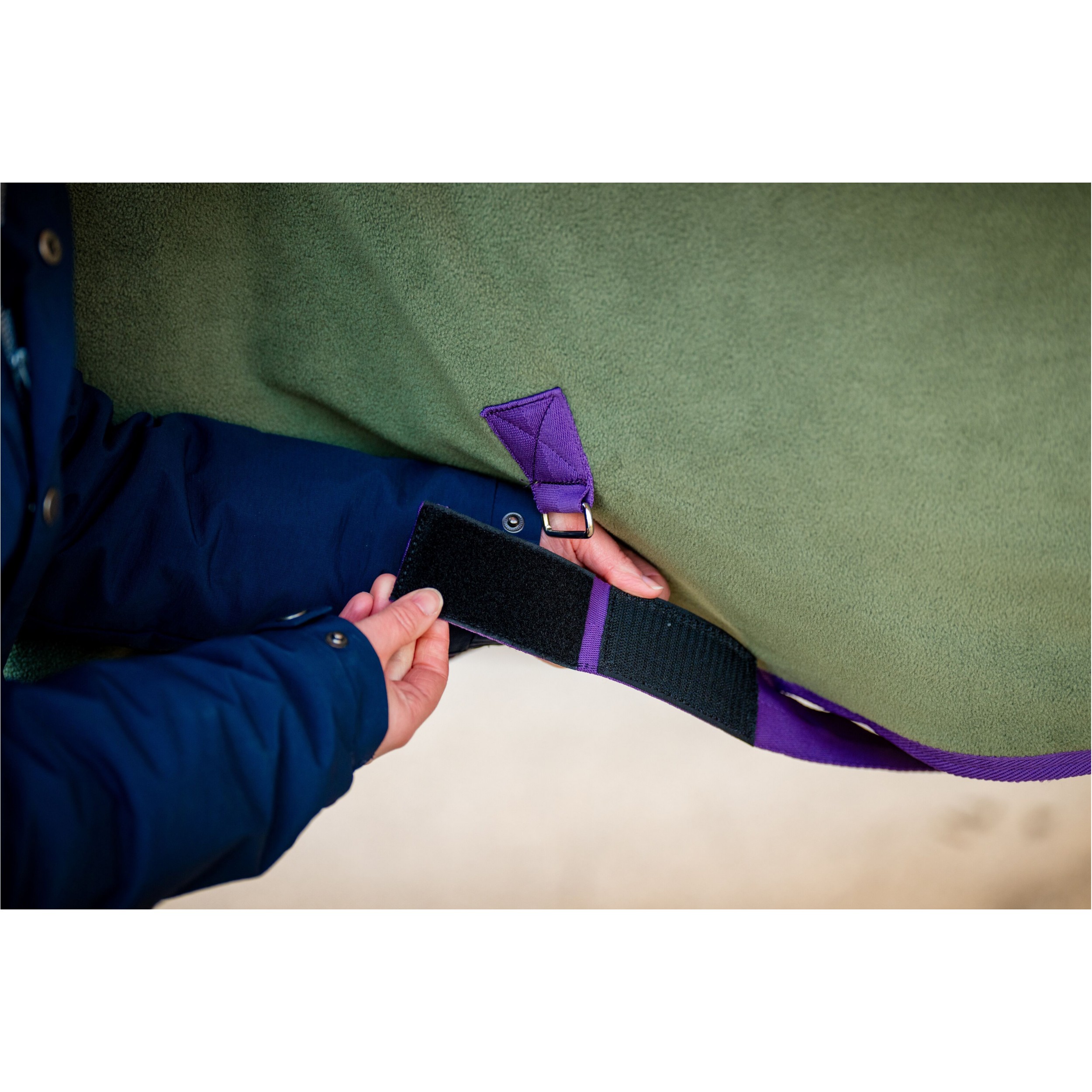 Abschwitzdecke AMIGO Fleece Cooler bramble/winterberry/taupe