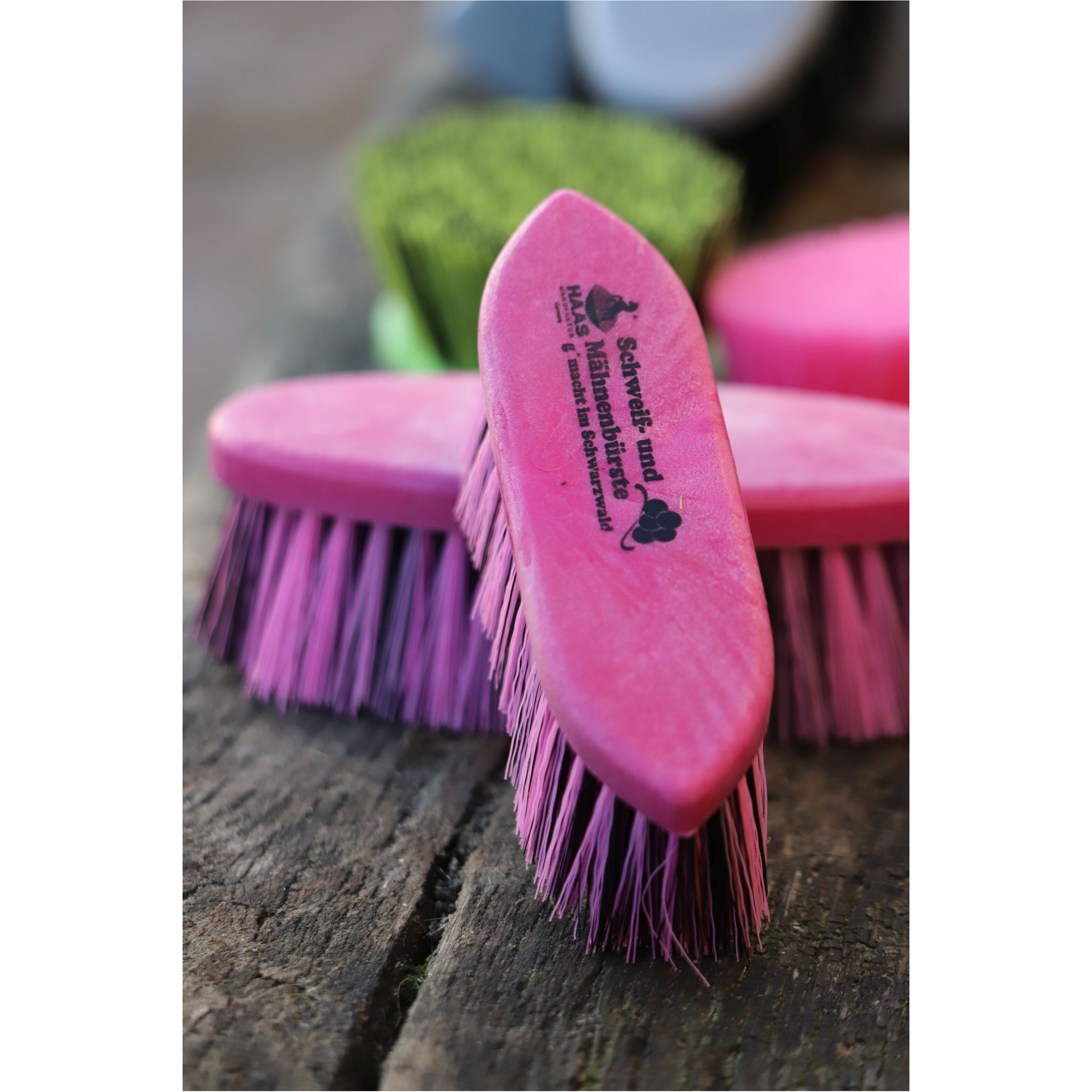 Schweif- und Mähnenbürste klein fuchsia