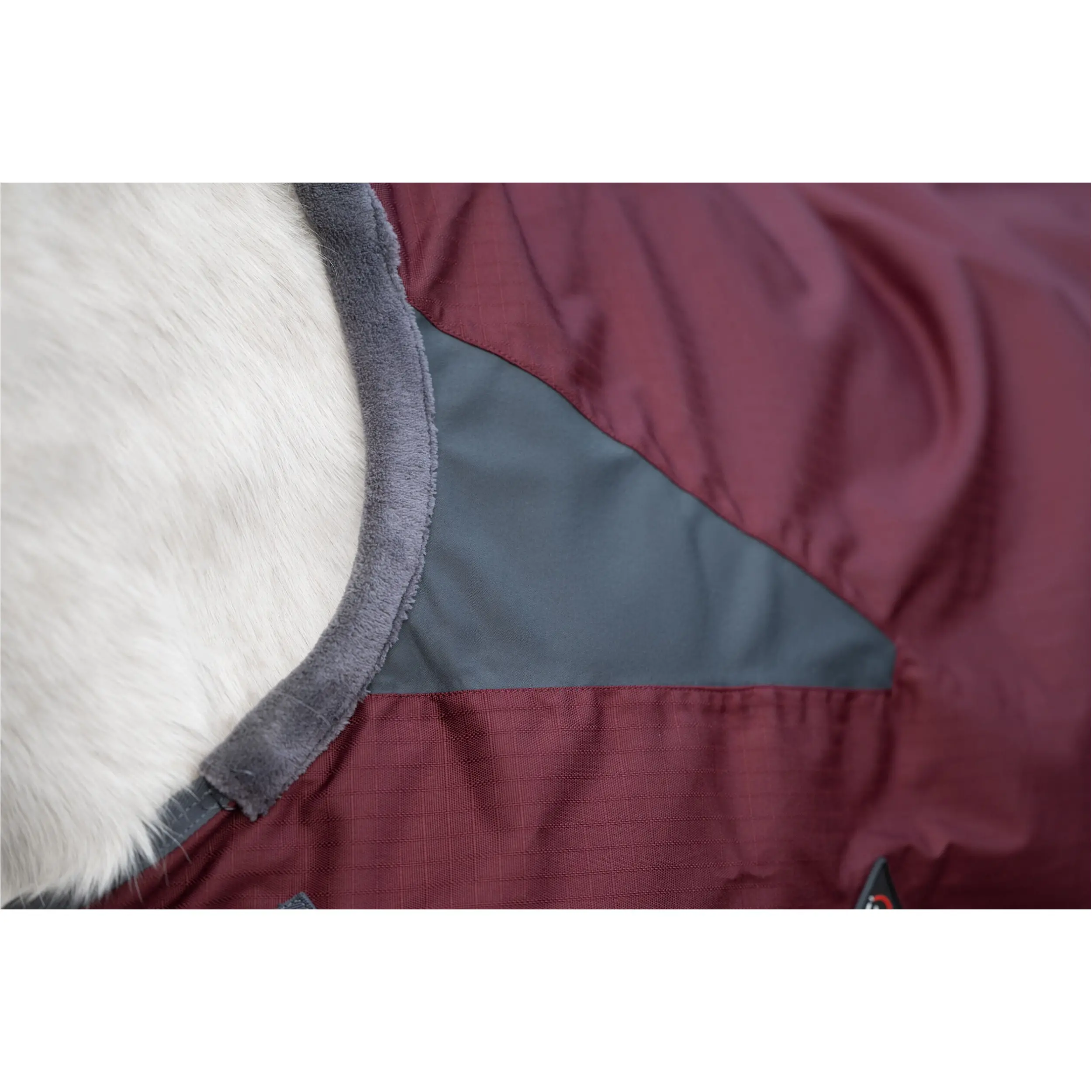 Weidedecke High Neck 300g Füllung 600D YUKON dunkelrot/grau