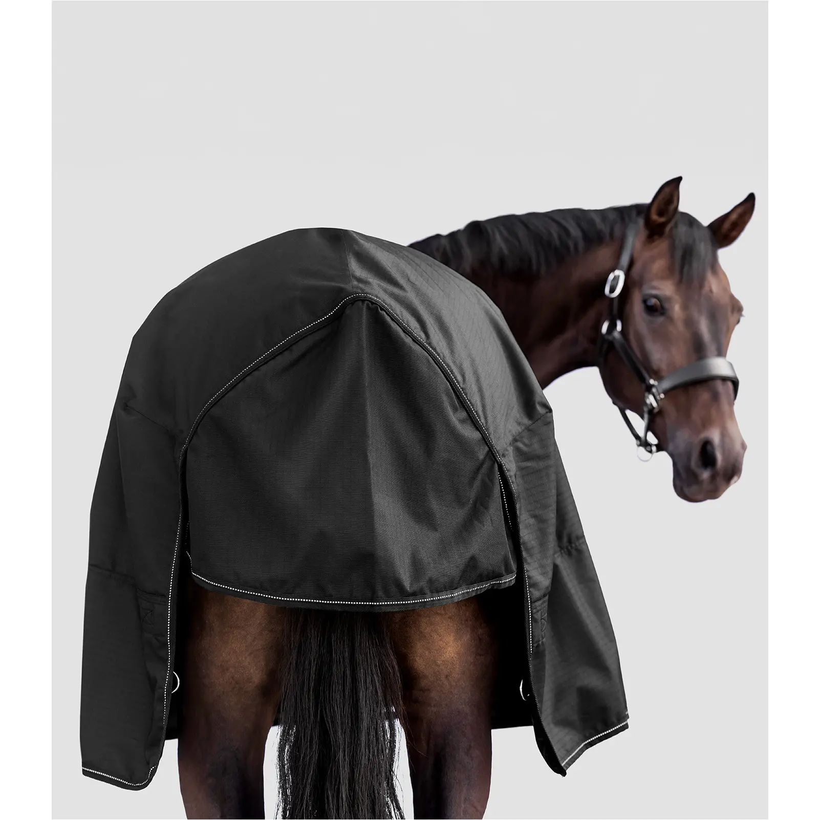 Outdoordecke High Neck 100g Füllung 600D NORDIC schwarz Outdoordecke High Neck 100g Füllung 600D NORDIC schwarz