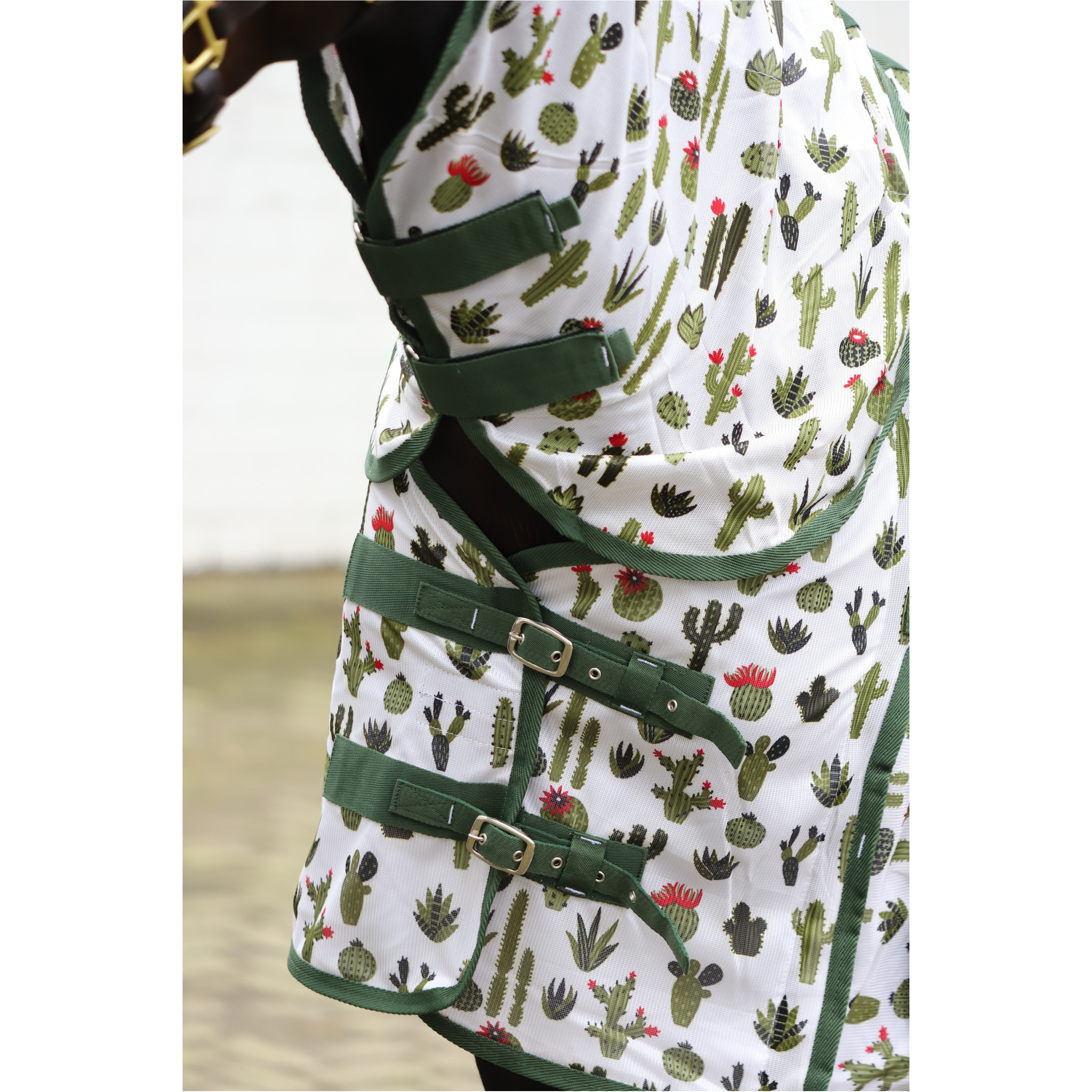 Fliegendecke mit Halsteil und Kreuzgurt DESIGN Kaktus weiß/grün