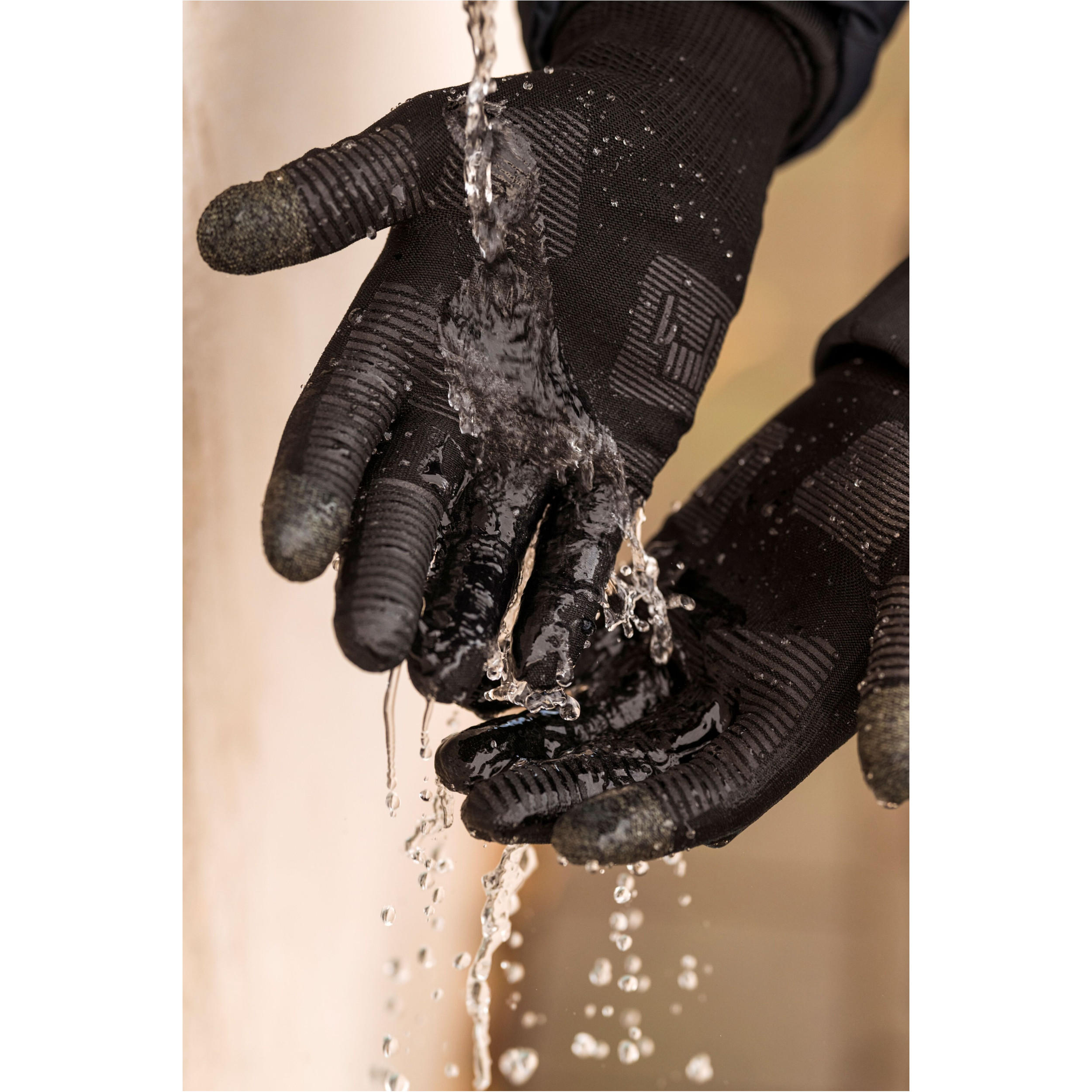 Winter Outdoorhandschuhe NAROMI schwarz