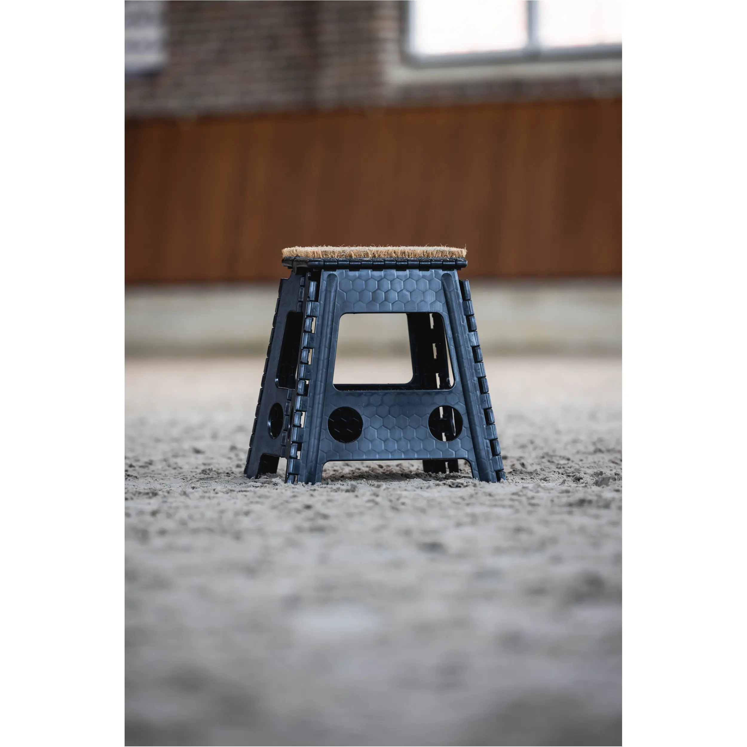 Klapphocker mit Fußmatte schwarz Klapphocker mit Fußmatte schwarz