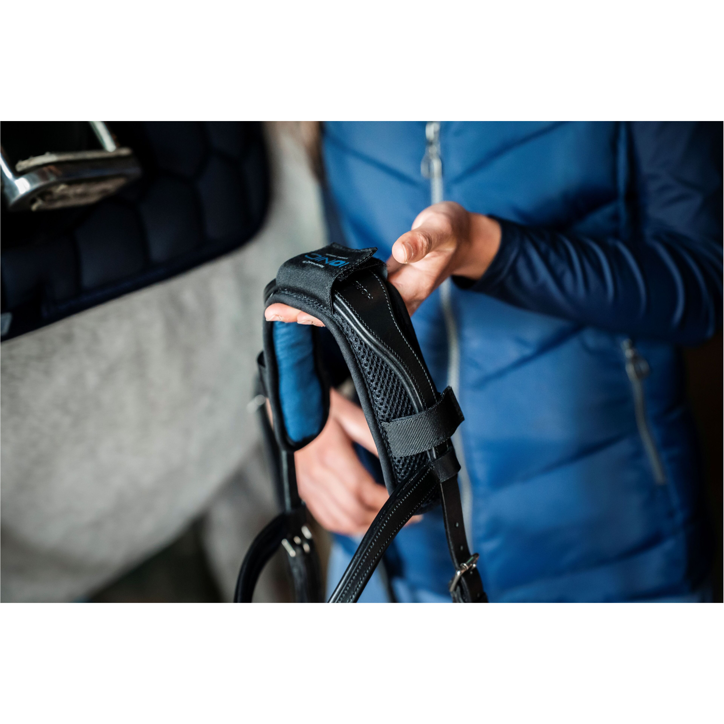 Genickschoner IONIC POLL COVER schwarz