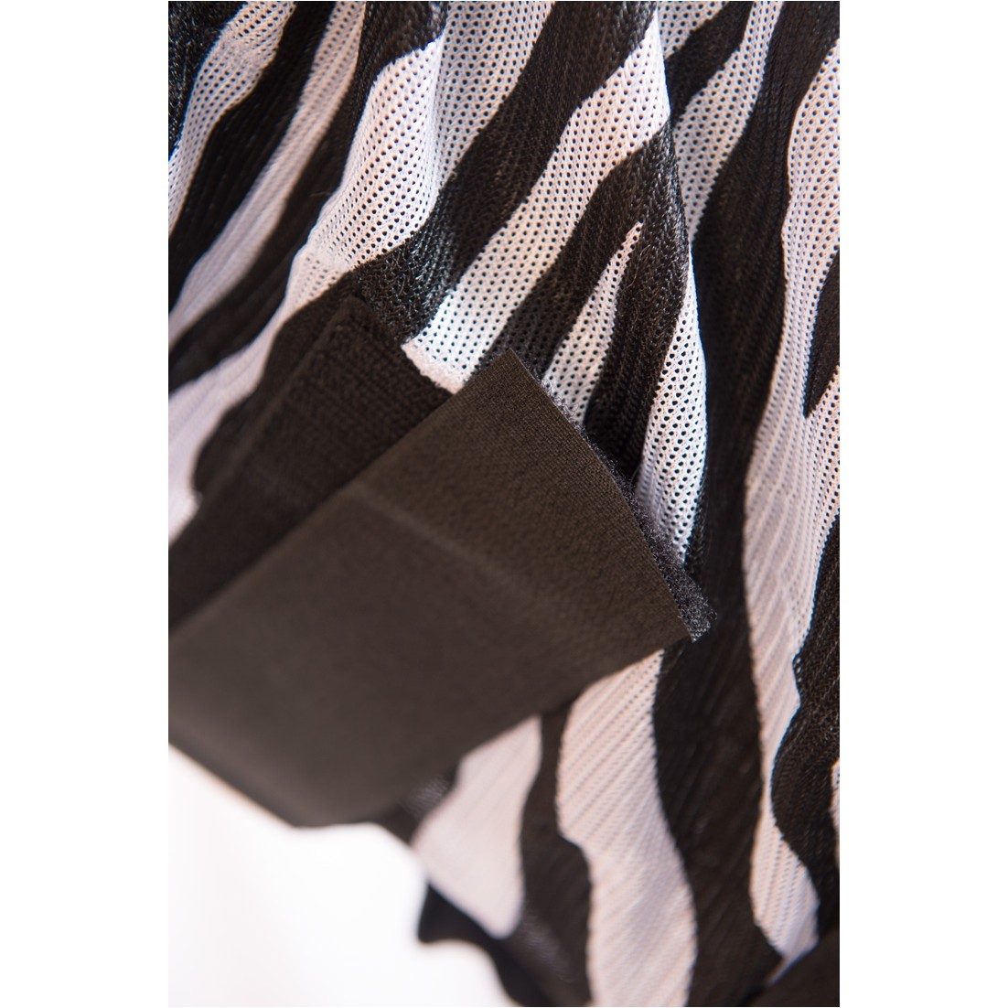 Fliegendecke mit Halsteil und Bauchlatz ZEBRA schwarz/weiß