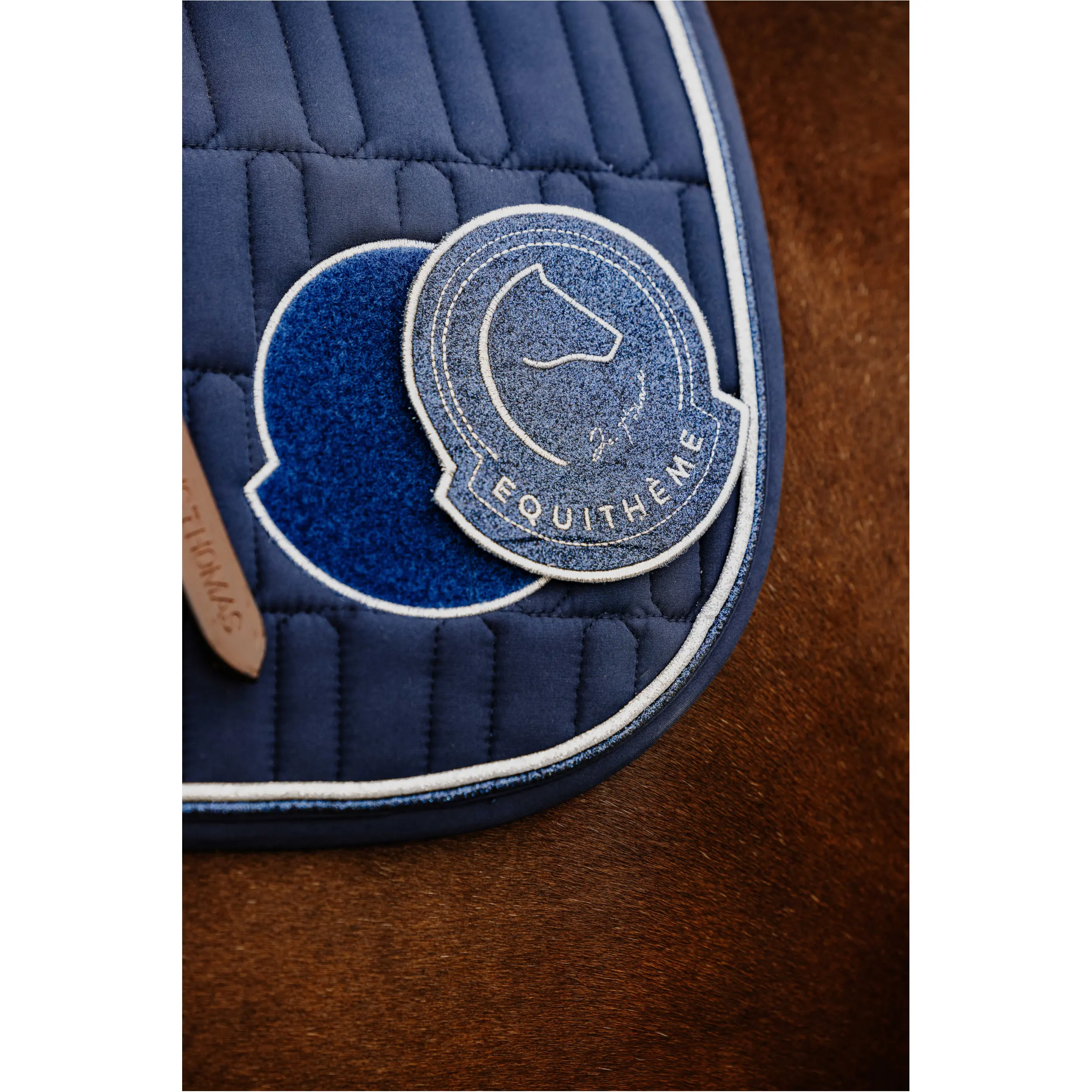 Schabracke mit Nummernhalter Je t'aime COMPET blau Warmblut Vielseitigkeit Schabracke mit Nummernhalter Je t'aime COMPET blau Warmblut Vielseitigkeit