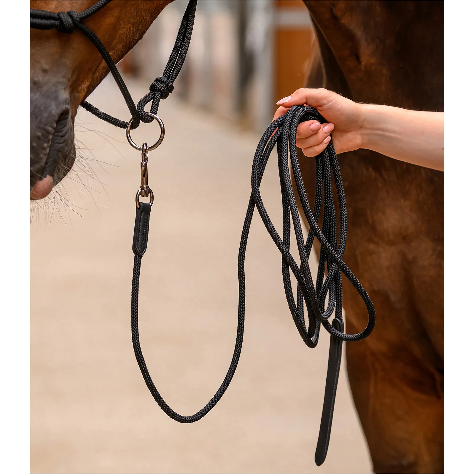 Knotenhalfter mit beweglichem Ring schwarz