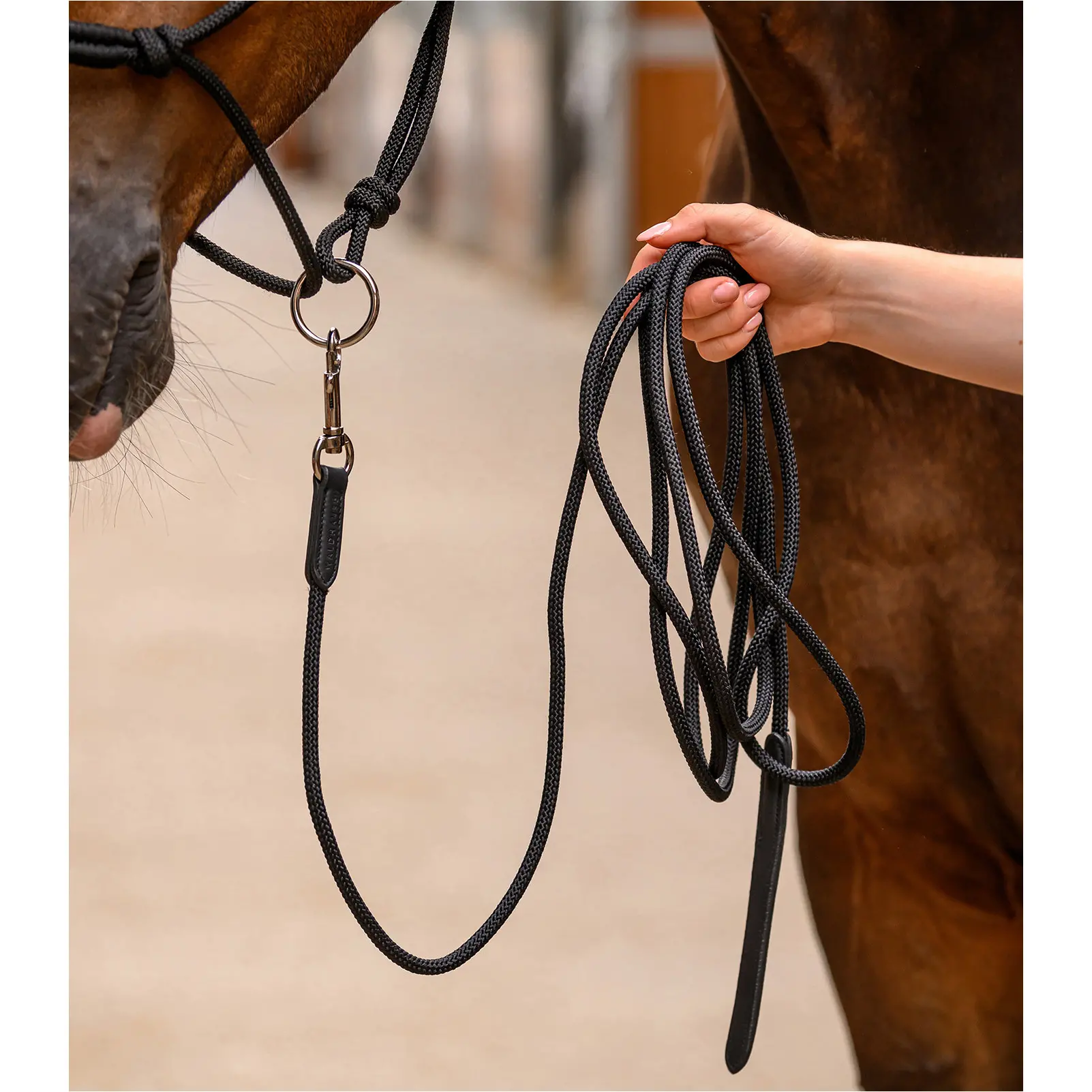 Knotenhalfter mit beweglichem Ring schwarz