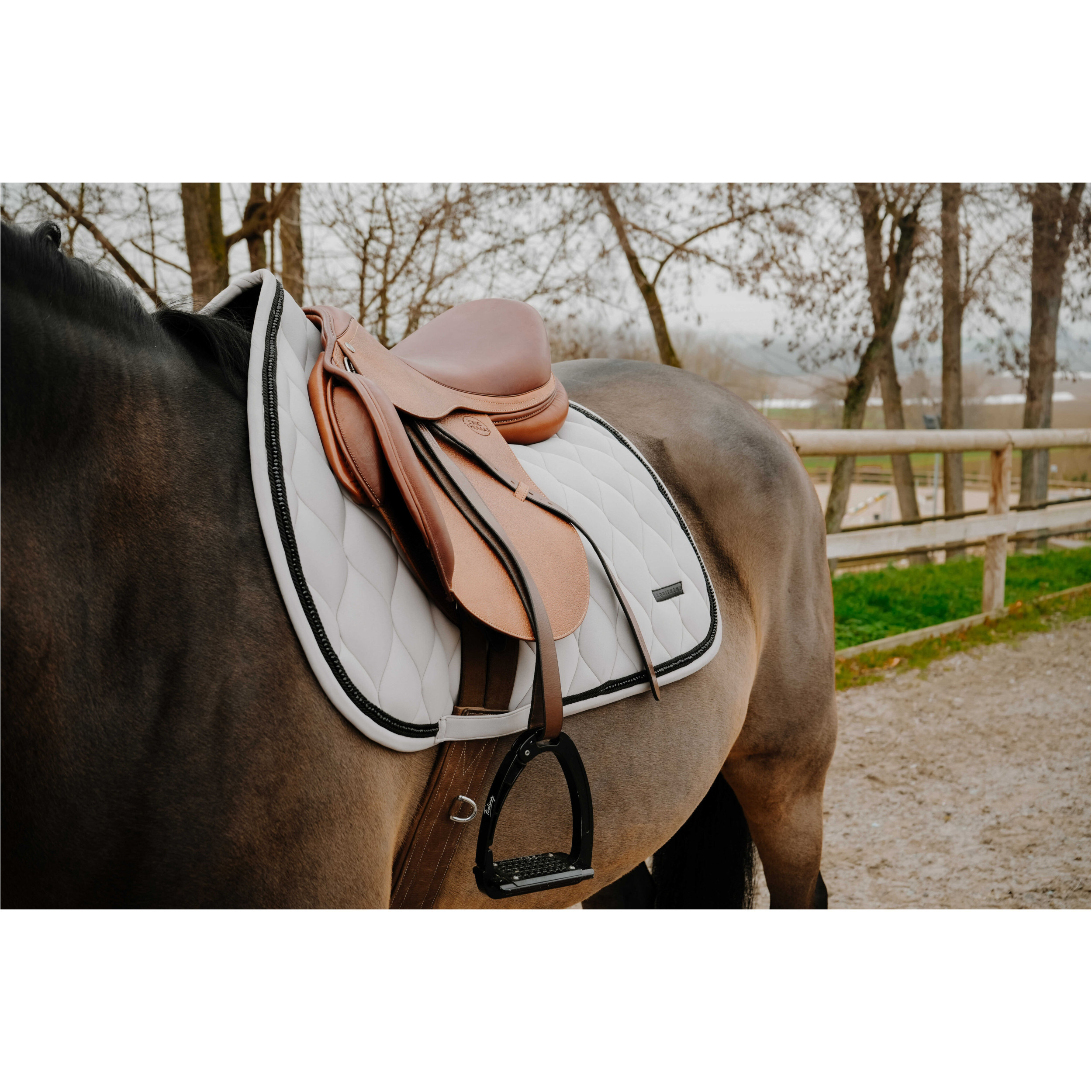 Schabracke mit schwarzen Perlen PEARL taupe Vielseitigkeit