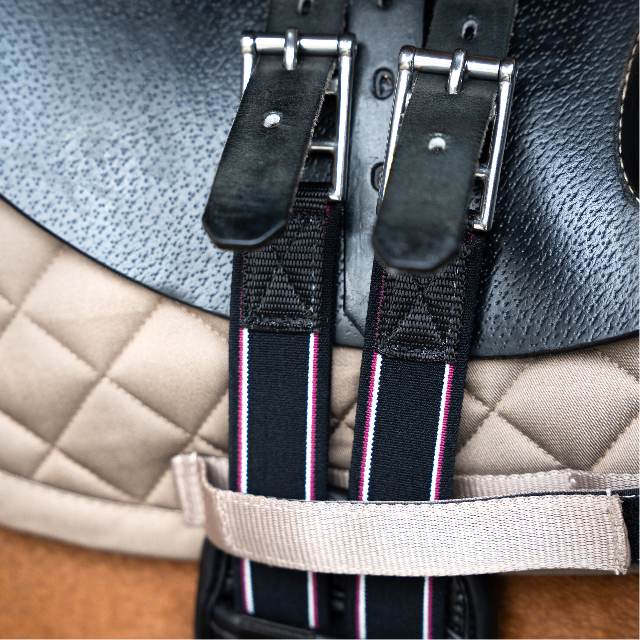 Stollengurt IRH Cross Wave schwarz