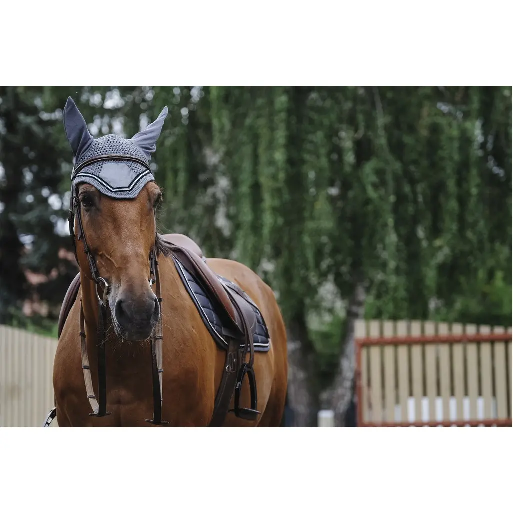 Fliegenohrenhaube mit Strass DOMINO grau Fliegenohrenhaube mit Strass DOMINO grau