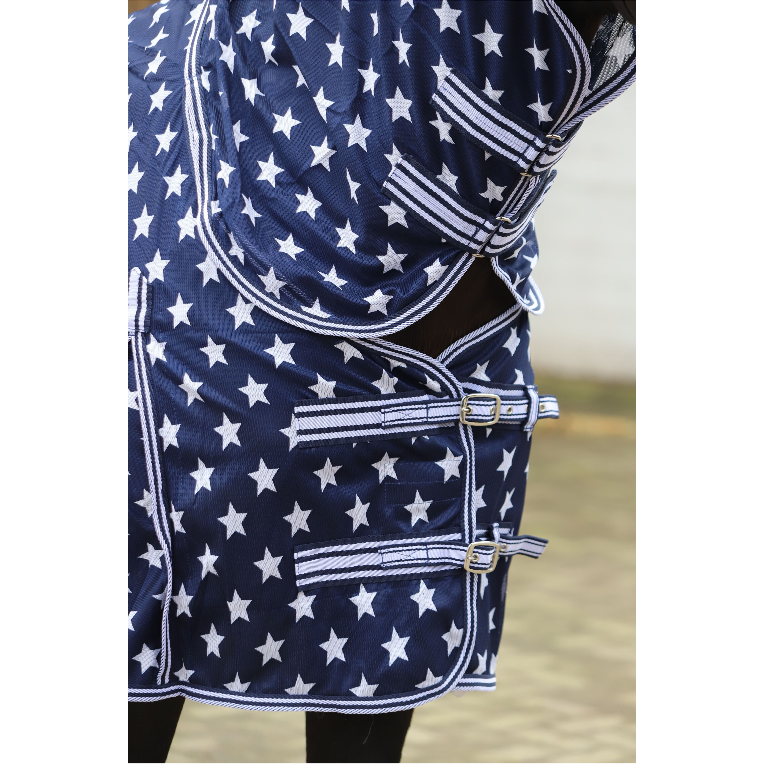 Fliegendecke mit Halsteil und Kreuzgurt DESIGN Star dunkelblau/weiß