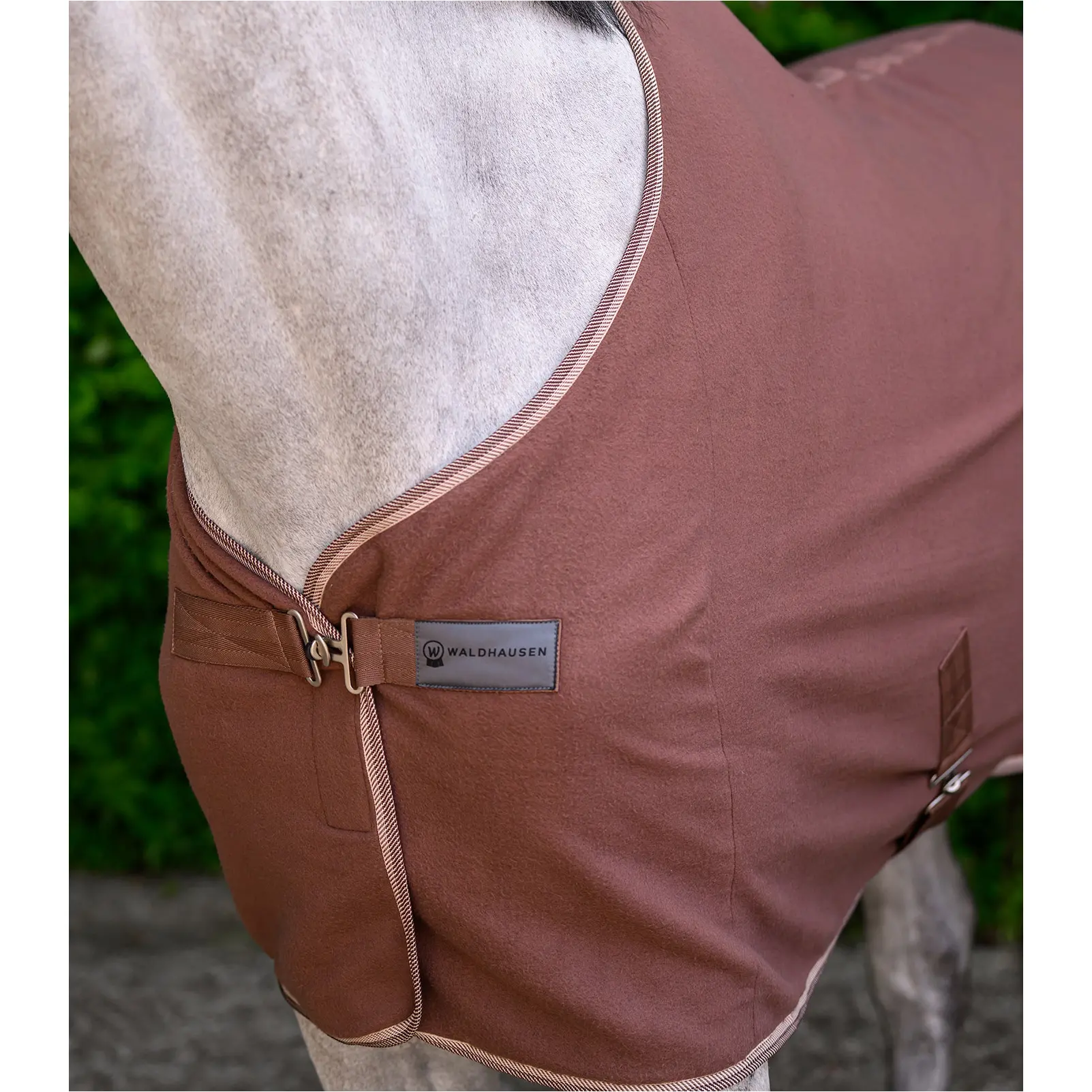 Fleecedecke mit Kreuzgurten ECONOMIC mocca