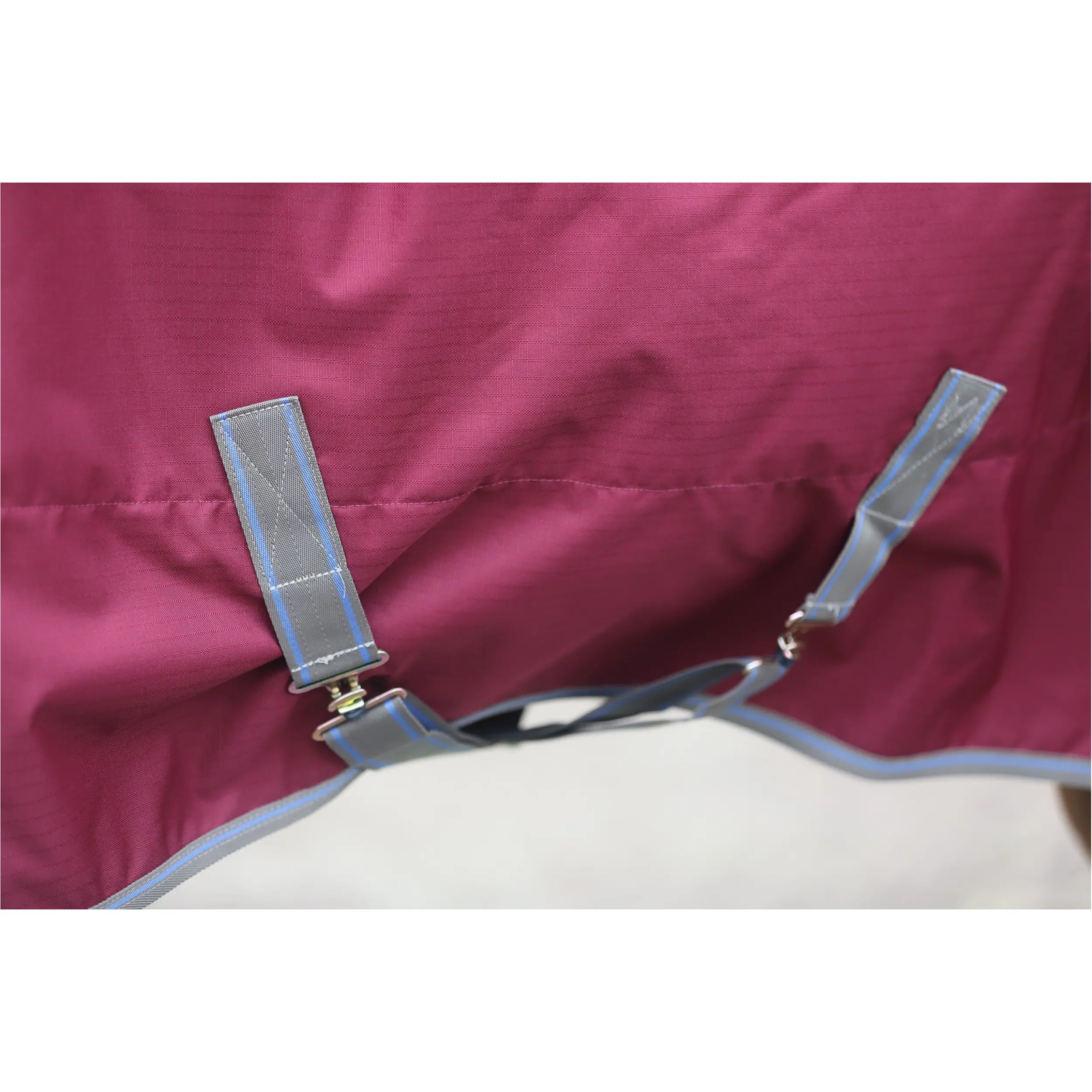 Winterdecke 150g Füllung 600D FREEDOM TURNOUT weinrot/beige Winterdecke 150g Füllung 600D FREEDOM TURNOUT weinrot/beige