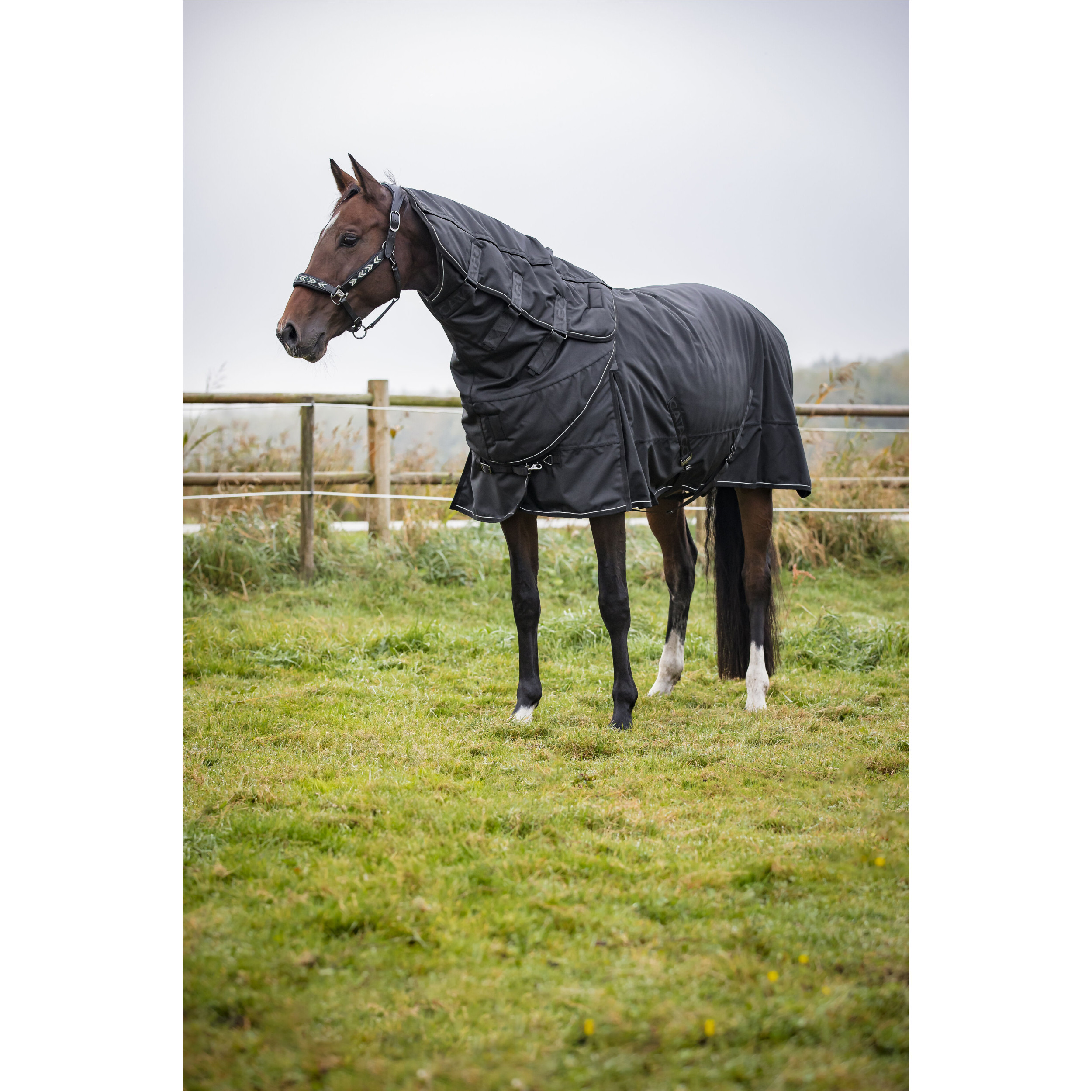 Outdoordecke 300g Füllung 1680D ENDURANCE 2.0 schwarz Outdoordecke 300g Füllung 1680D ENDURANCE 2.0 schwarz