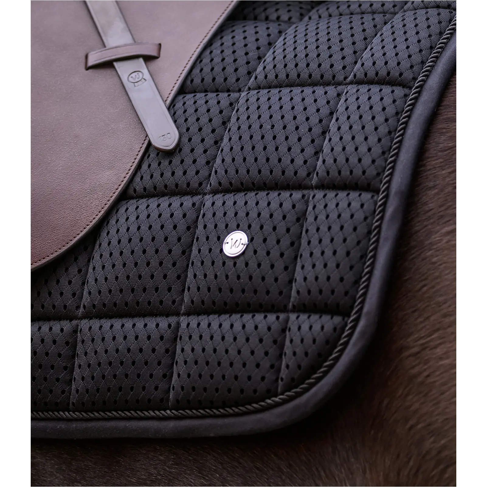 Schabracke BREATH PERFORMANCE schwarz Warmblut