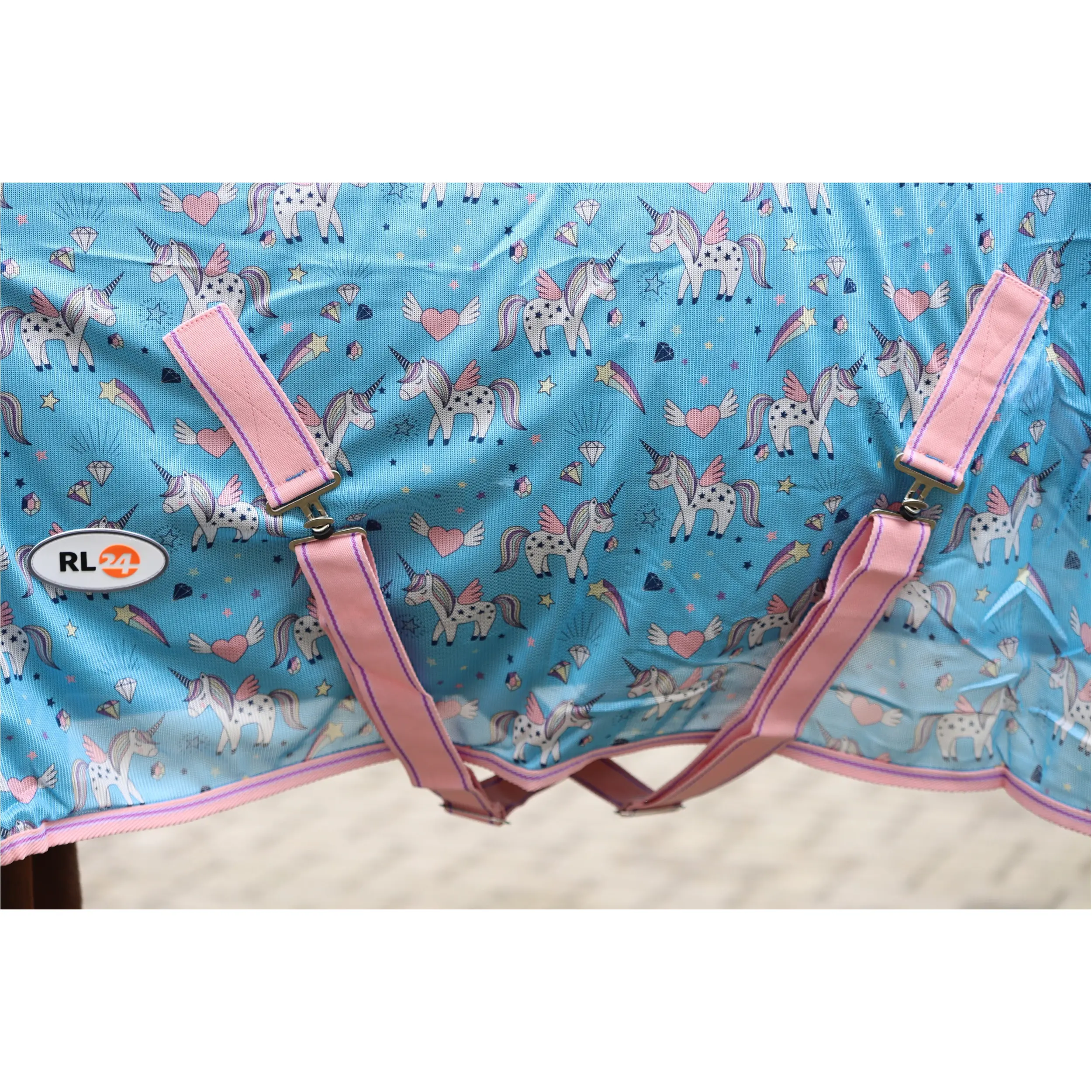 Fliegendecke mit Halsteil und Kreuzgurt DESIGN Unicorn hellblau/rosa