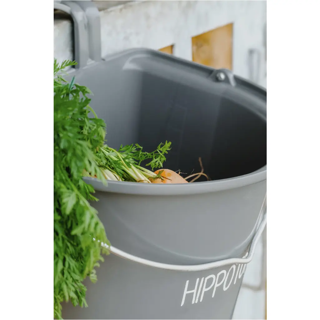 Futtertrog mit Haken und Griff dunkelgrau Futtertrog mit Haken und Griff dunkelgrau