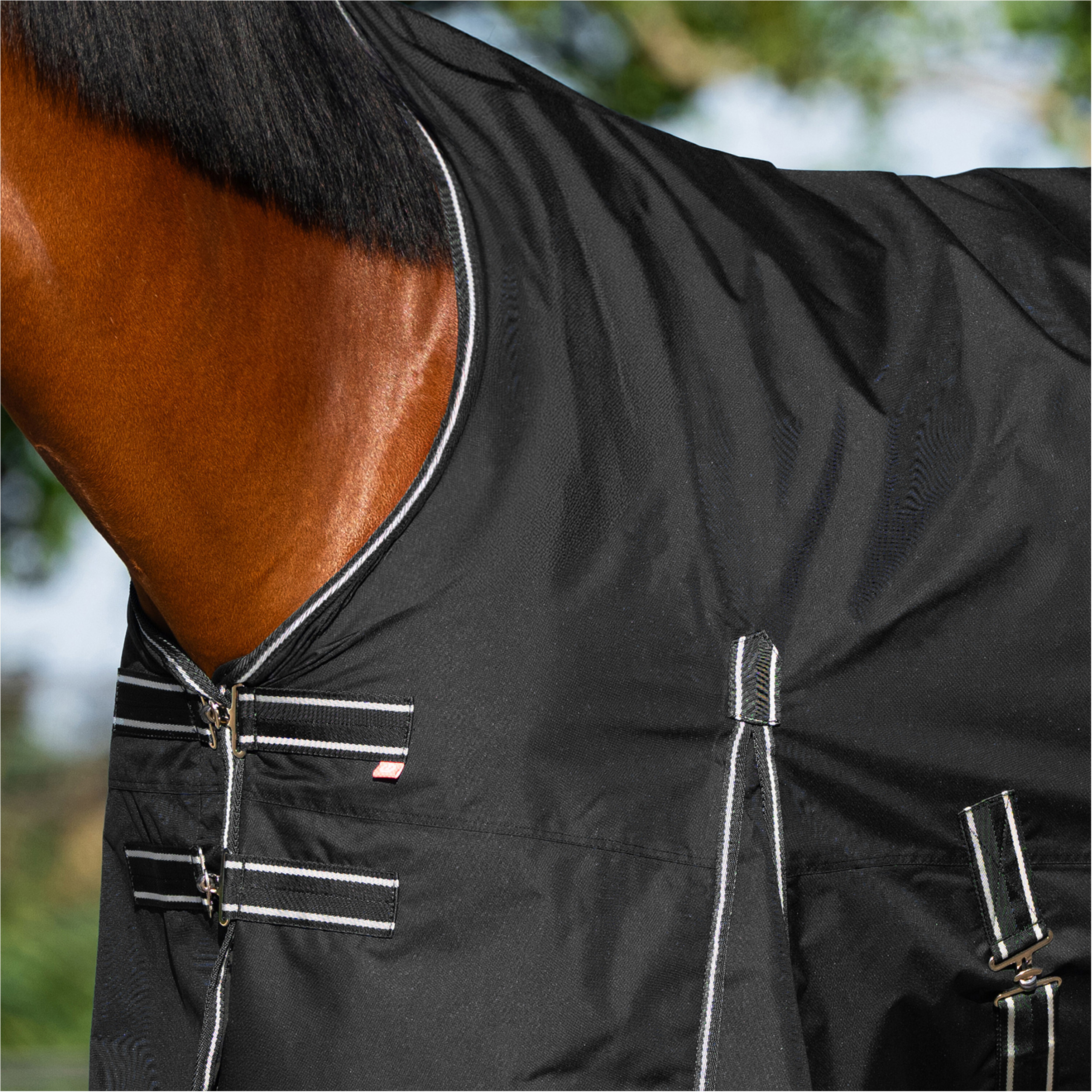 Outdoordecke High Neck 400g Füllung 600D IRHBasic schwarz Outdoordecke High Neck 400g Füllung 600D IRHBasic schwarz