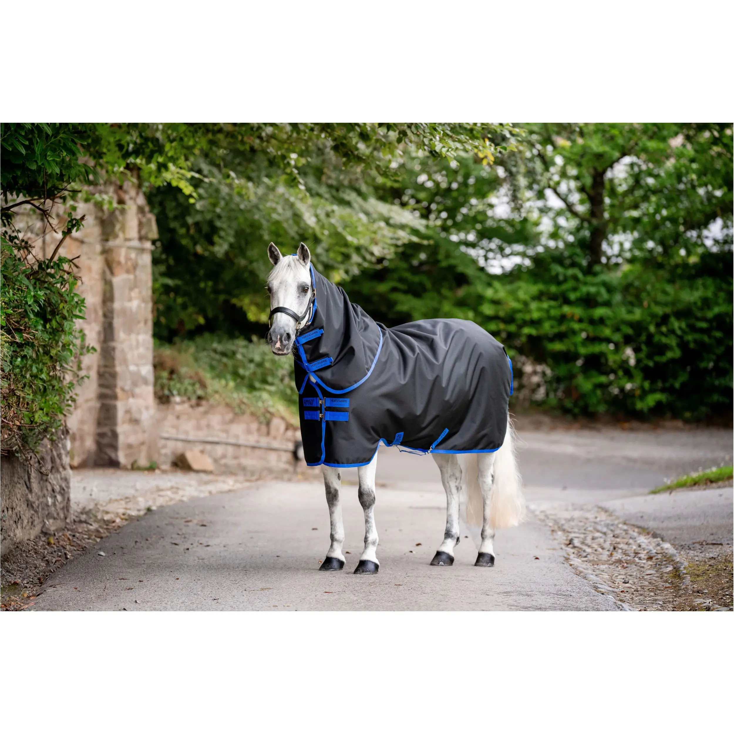 Outdoordecke Halsteil (abnehmbar) 100g Füllung 900D AMIGO Ripstop Plus Turnout black/classic blue