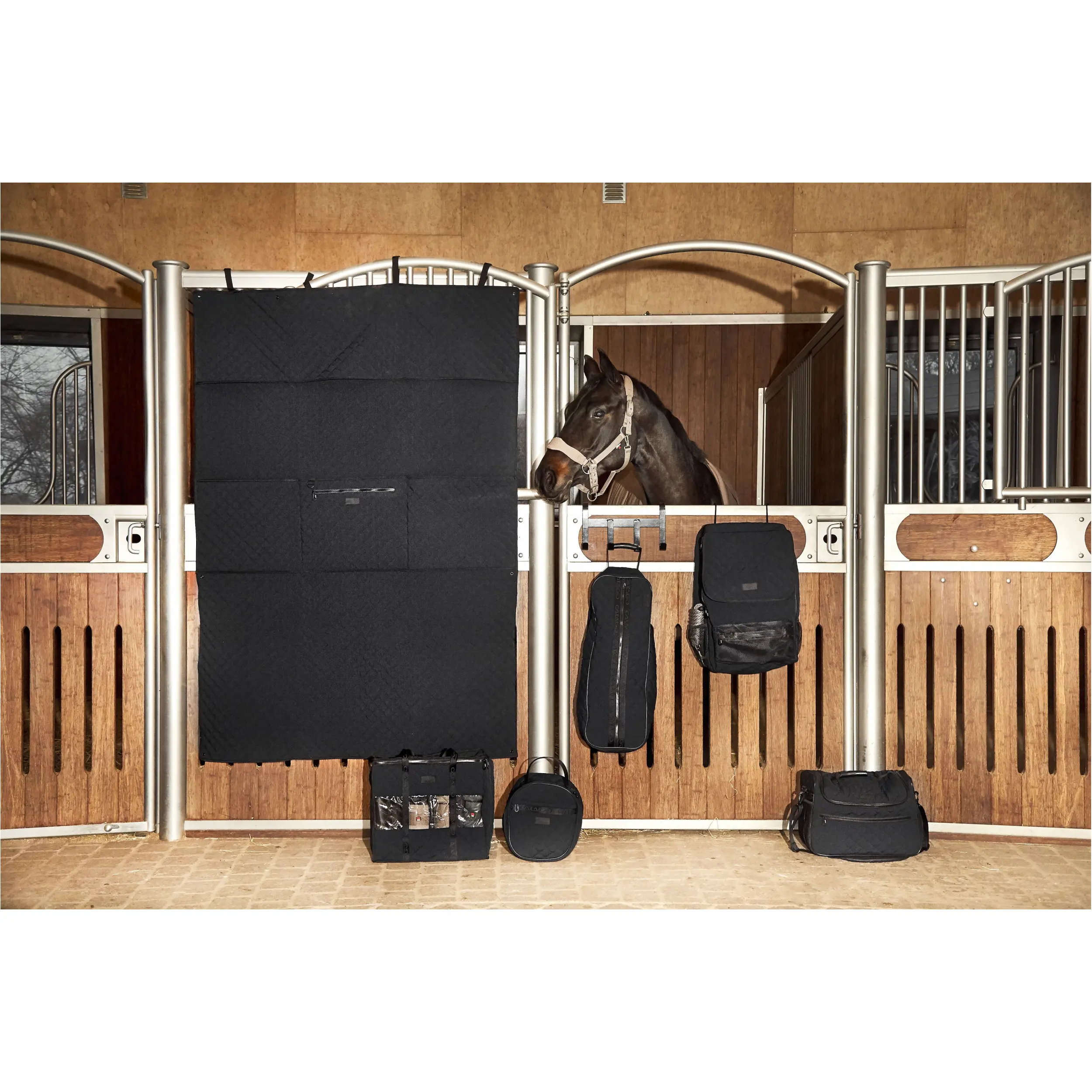 Stalltasche mit Haken gesteppt schwarz