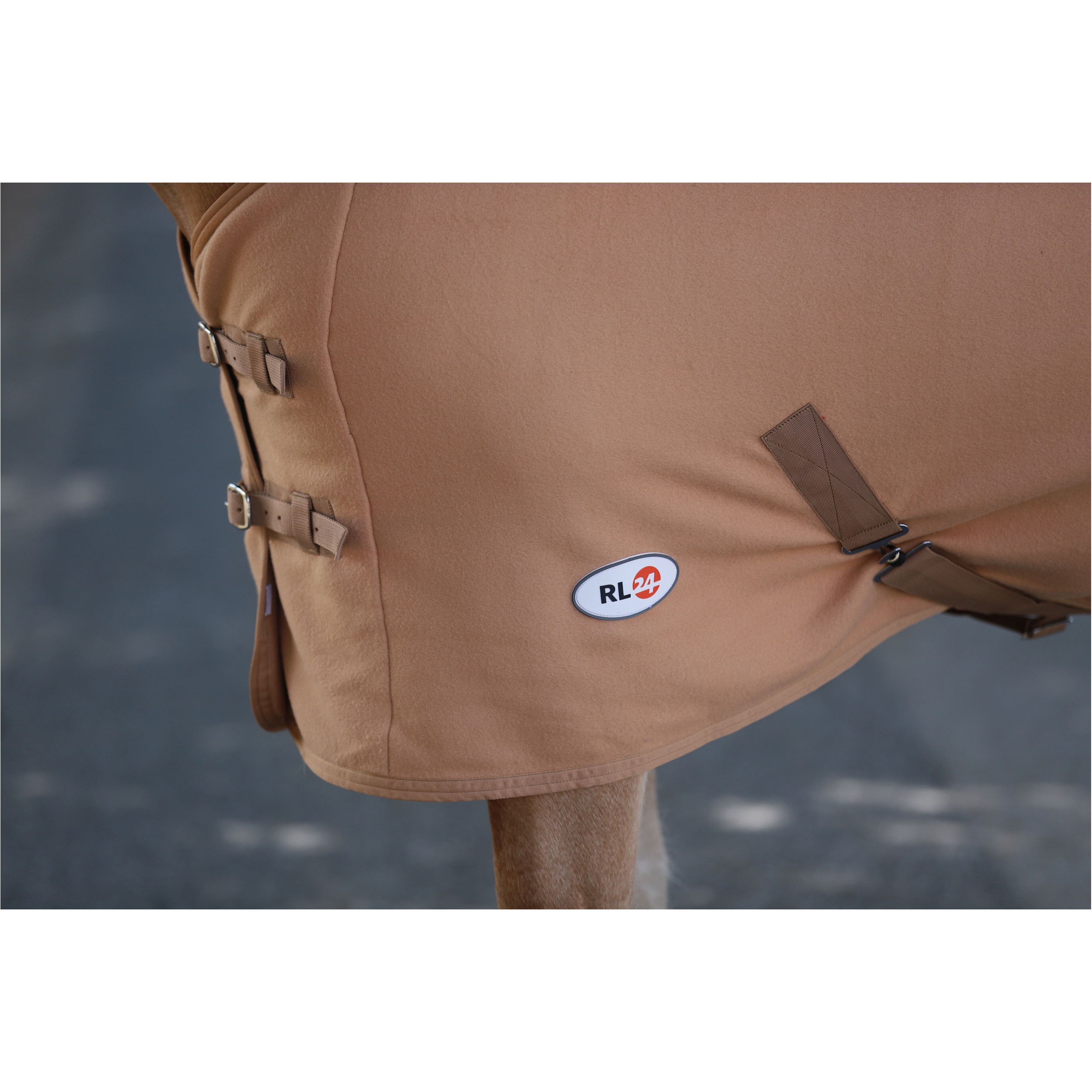 Abschwitzdecke mit Kreuzgurt BASICLINE hellbraun