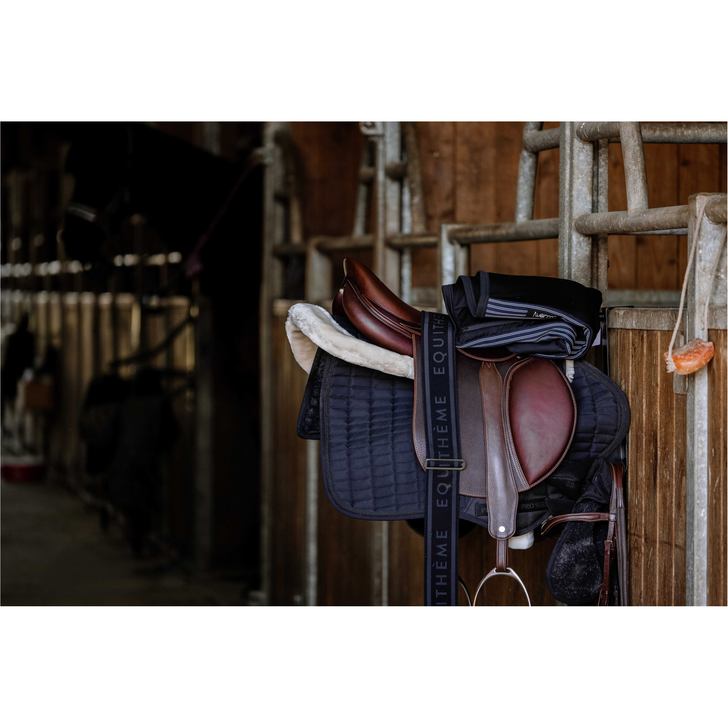 Rückenwärmer für Pferde schwarz Rückenwärmer für Pferde schwarz