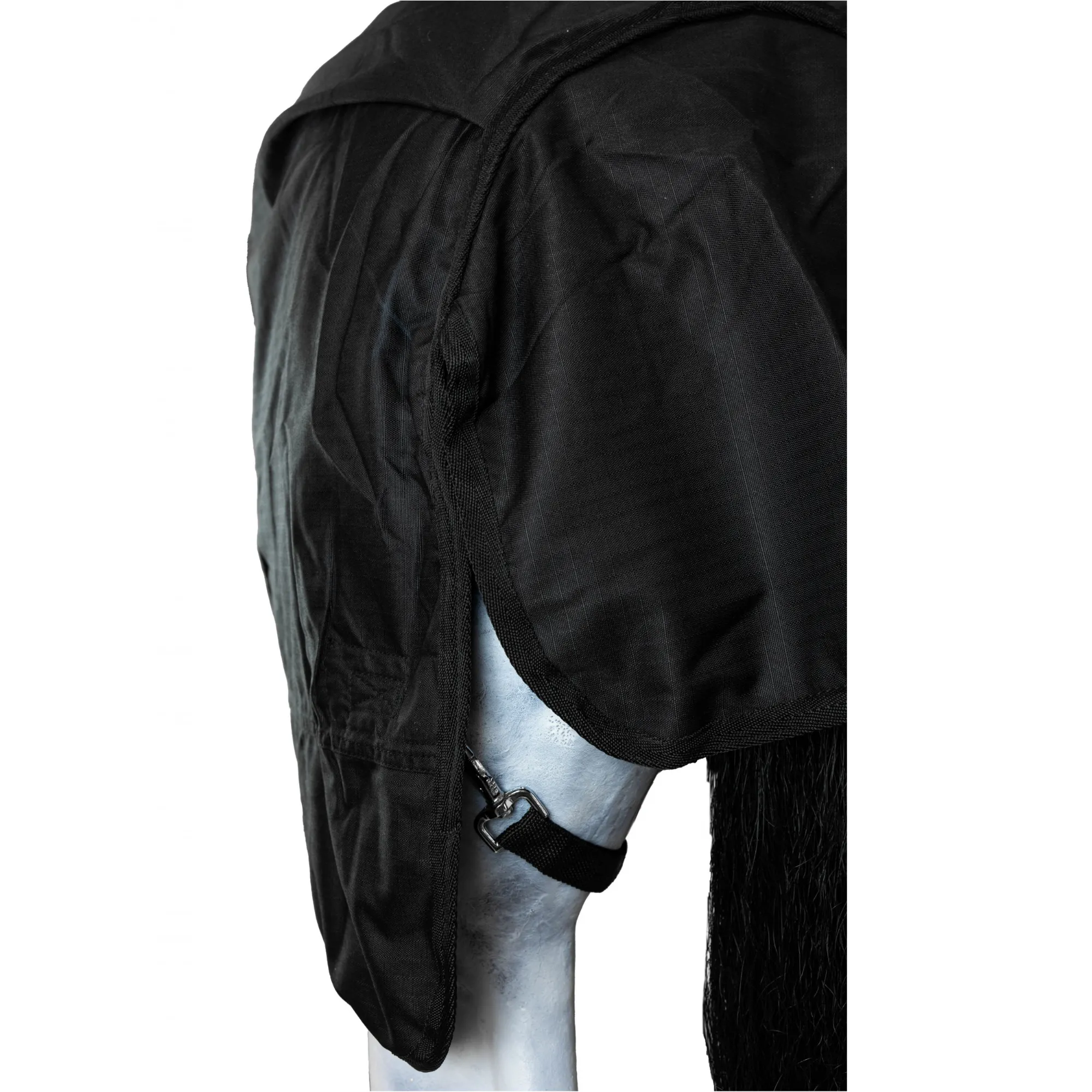 Winterdecke 200g Füllung 600D BASICLINE schwarz
